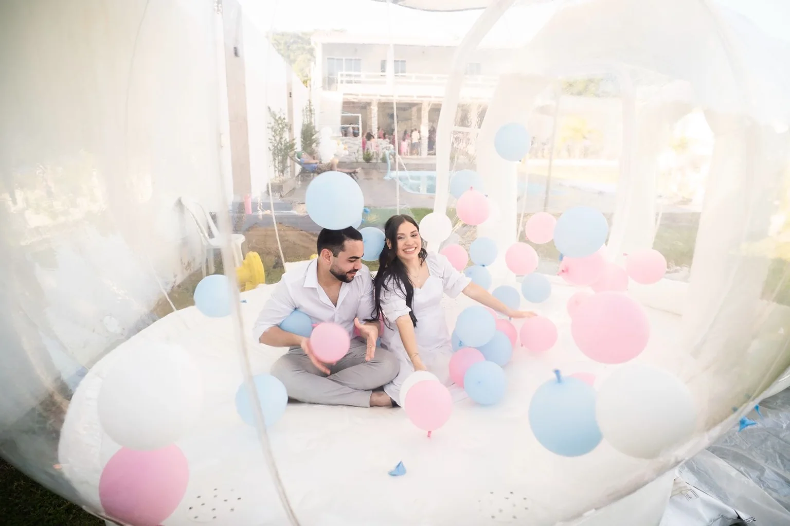 Festa em família e ambiente encantador com infláveis Tatá